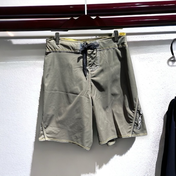 🌻Body Glove Olive Green Vapor Swim Trunks Boys/Men Size 30 - Picture 1 of 8